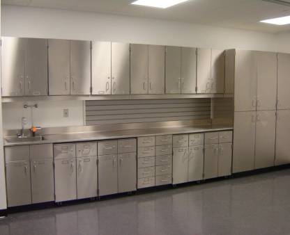 Mobiliario en acero inoxidable